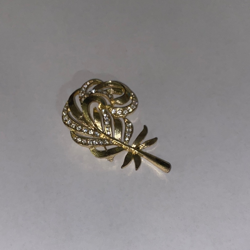 Elegant Gold and Silver Leaf Brooch